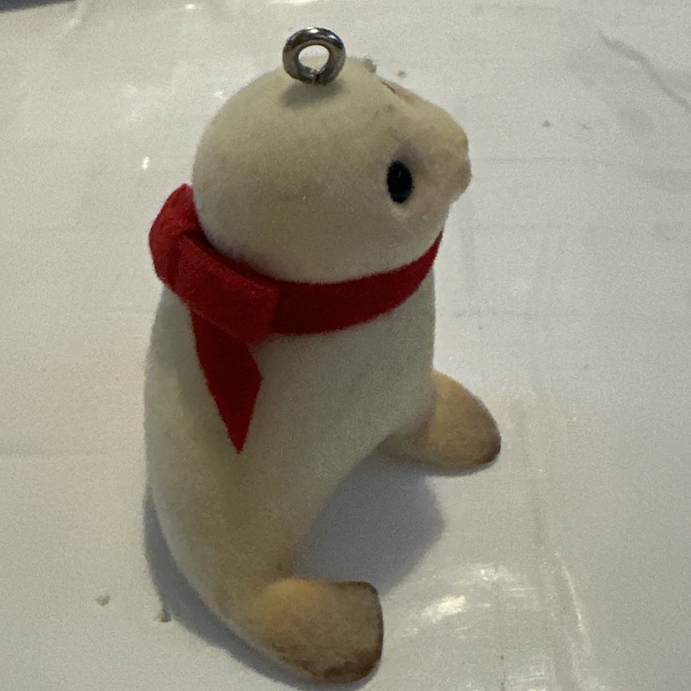 Vtg Hallmark Flocked Seal Miniature Figurine Small Tan Fuzzy Seal Pup Ornament - Picture 4 of 5